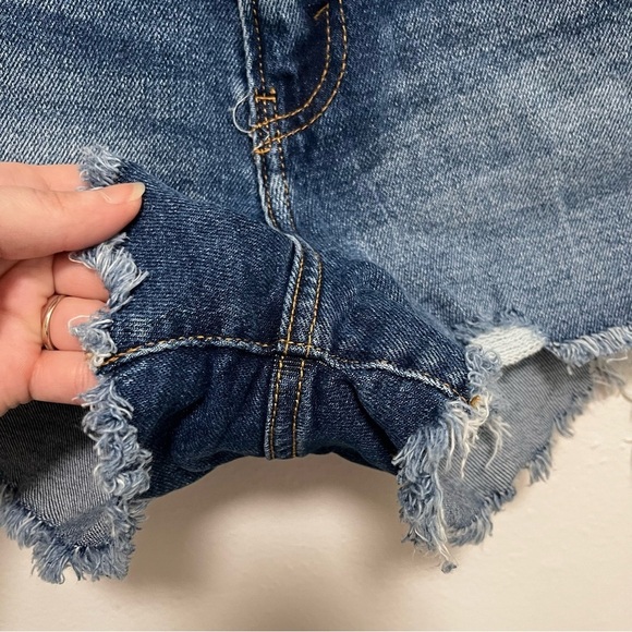 ABERCROMBIE & FITCH High Rise Denim Cut Off Jean Shorts Size 28 - Picture 6 of 9